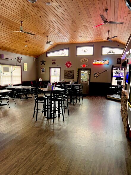More Photos Of 4547 Red Rock Rd, Benton Restaurant For Sale