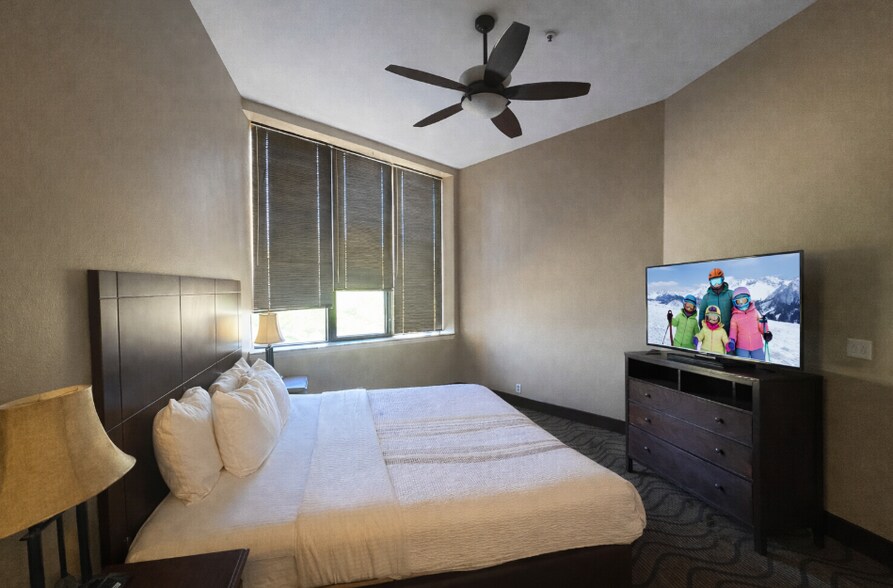 More Photos Of 560 Silverthorne Ln, Silverthorne Hotel For Sale