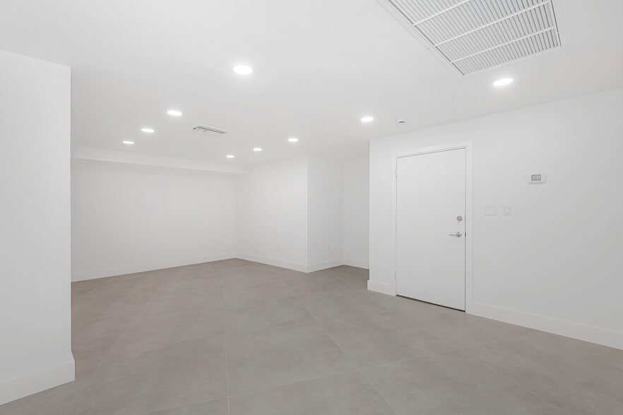 More Photos Of 5401 Collins Ave, Miami Beach Apartments For Sale