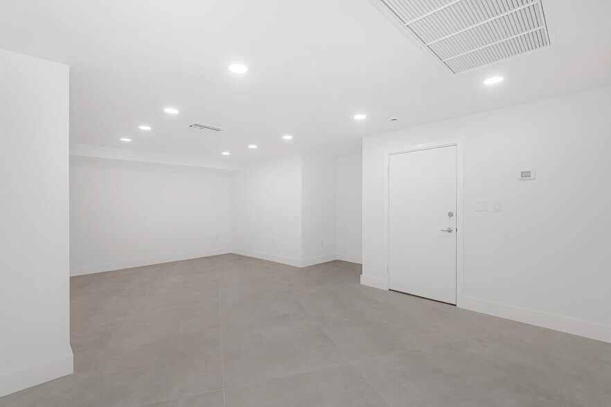 More Photos Of 5401 Collins Ave, Miami Beach Apartments For Sale
