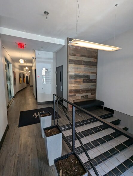 More Photos Of 401 W Superior St, Chicago Office For Lease