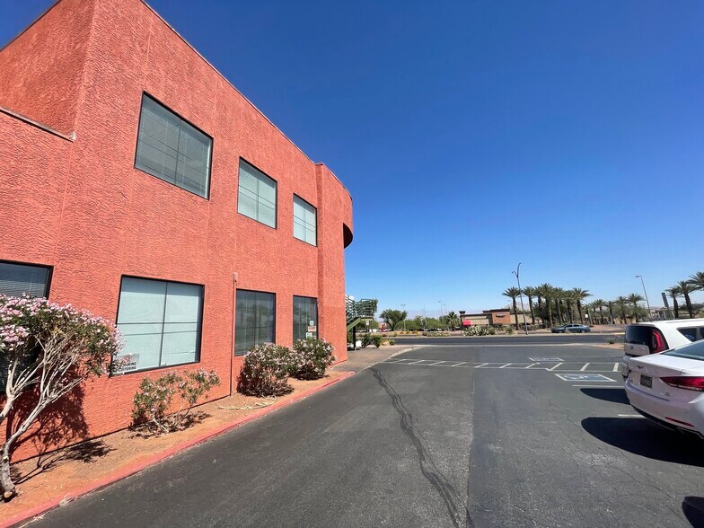 More Photos Of 309 W Lake Mead Pky, Henderson Loft Creative Space For Lease