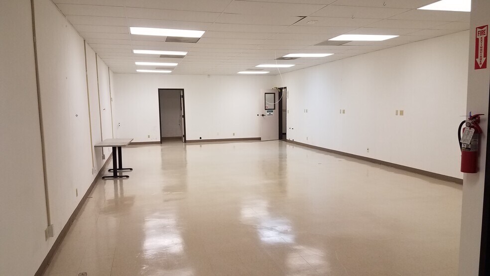 More Photos Of 2832 E Foothill Blvd, Pasadena Flex For Lease