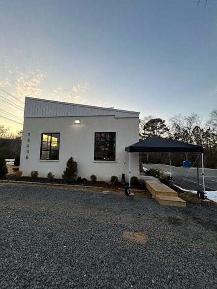 More Photos Of 18406 Cantrell Rd, Little Rock Freestanding For Lease