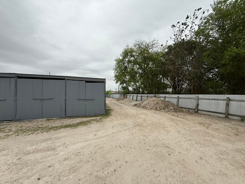 More Photos Of 4930 Callaghan Rd, San Antonio Self Storage For Sale