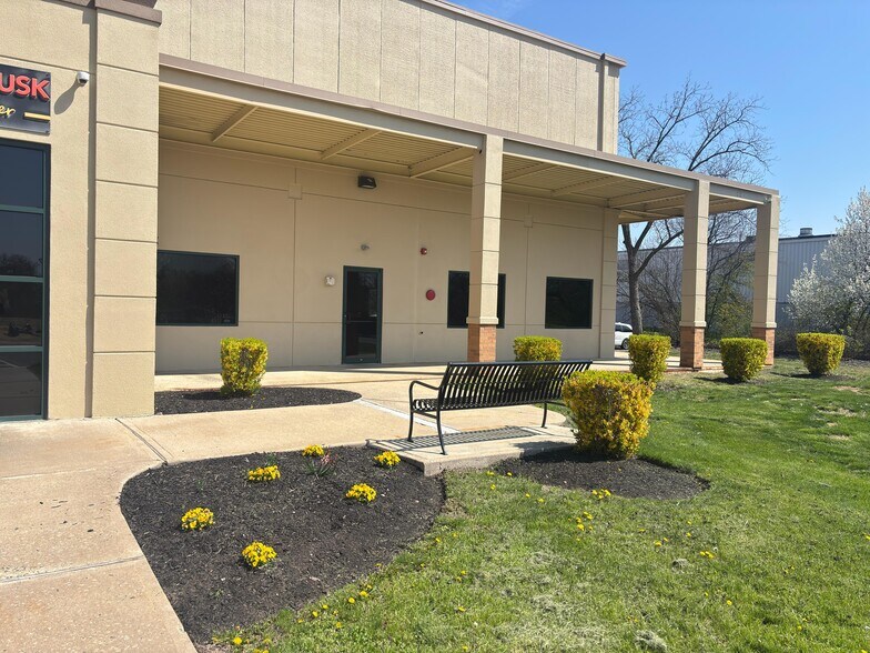 More Photos Of 12 Stults Rd, Dayton Light Manufacturing For Lease