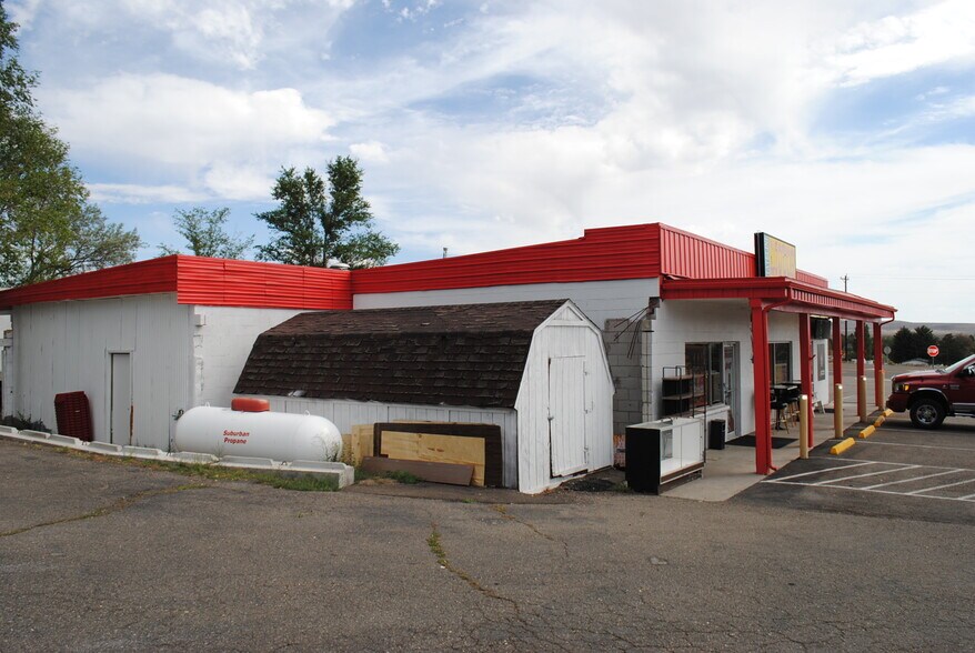 More Photos Of 810 HWY 93, Jackpot Convenience Store For Sale