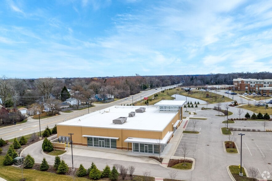 More Photos Of 29380 N Waukegan Rd, Green Oaks Freestanding For Sale