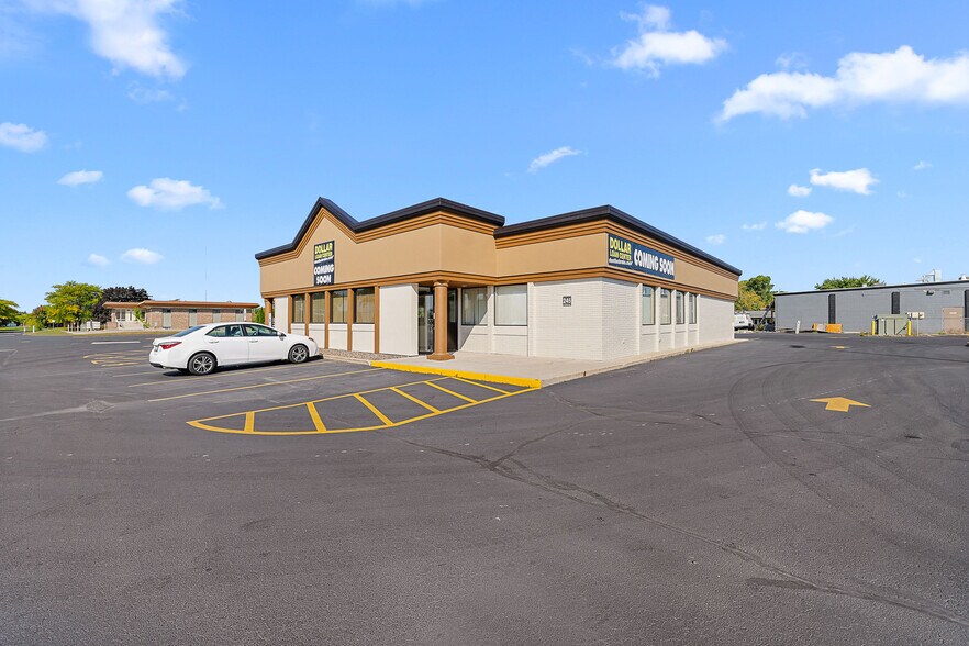 More Photos Of 245 N Peters Ave, Fond Du Lac General Retail For Sale