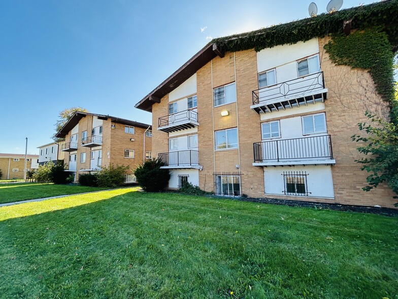 More Photos Of 11811 Morang Dr, Detroit Apartments For Sale