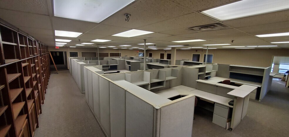 More Photos Of 1 Grosset Dr, Kirkwood Township Warehouse For Lease