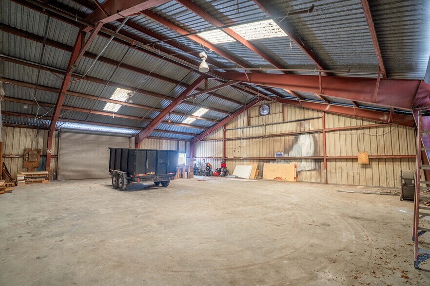 More Photos Of 500 Seminole Blvd, Largo Warehouse For Lease