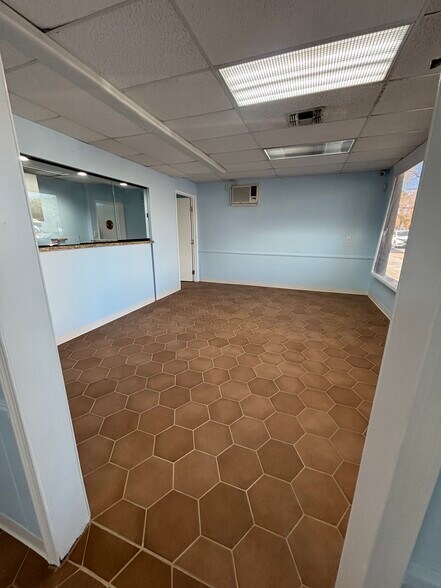 More Photos Of 1490 6th St, Coachella Medical For Lease