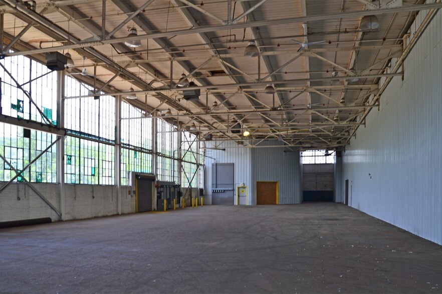 More Photos Of 21 Wilbraham St, Palmer Warehouse For Lease