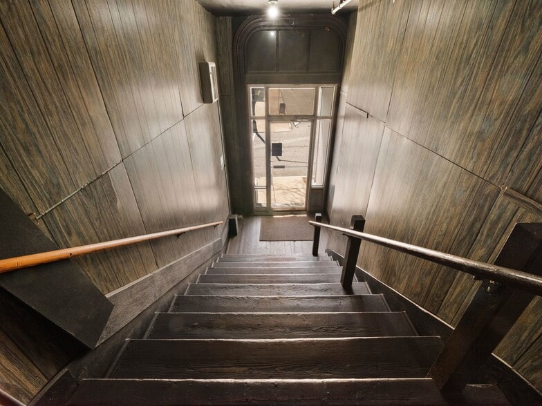 More Photos Of 416 Main St, Wakefield Office For Sale