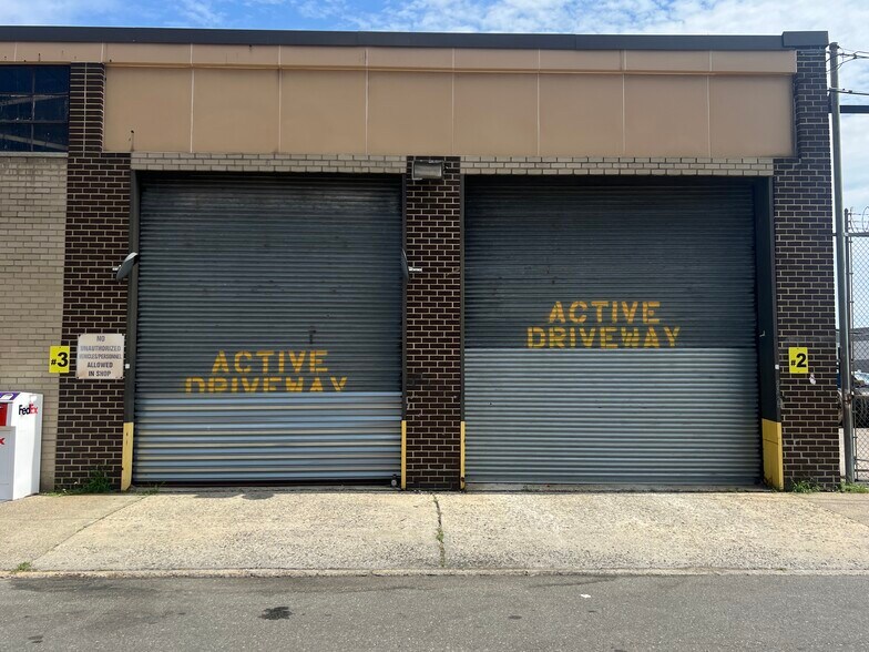More Photos Of 550 Brush Ave NW, Bronx Warehouse For Lease