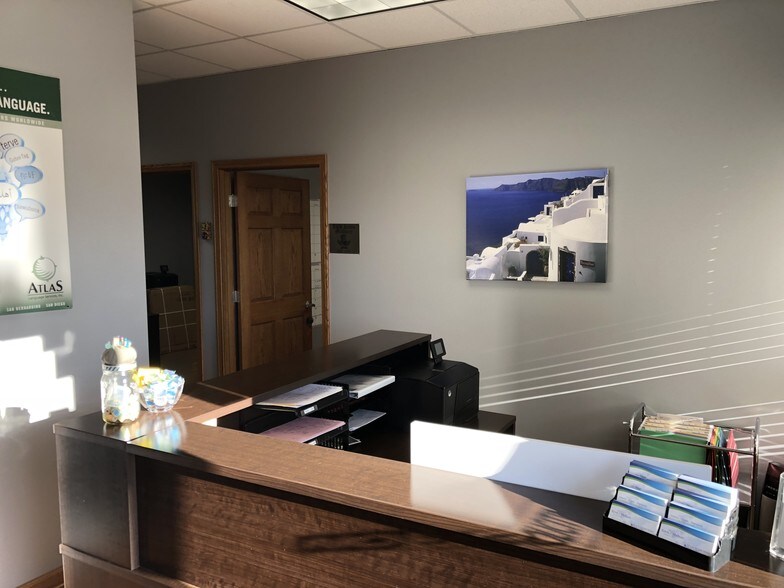More Photos Of 820 E Terra Cotta Ave, Crystal Lake Office For Sale