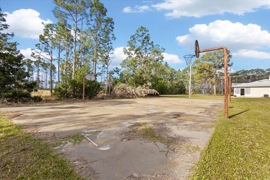 More Photos Of 21070 Beach Rd, Perry Specialty For Sale