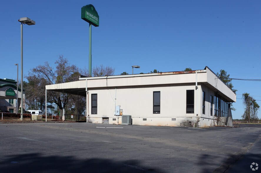 More Photos Of 3960 Riverside Dr, Macon-Bibb Auto Dealership For Lease
