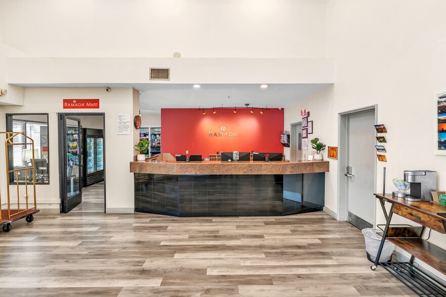 More Photos Of 828 Real Rd, Bakersfield Hotel For Sale