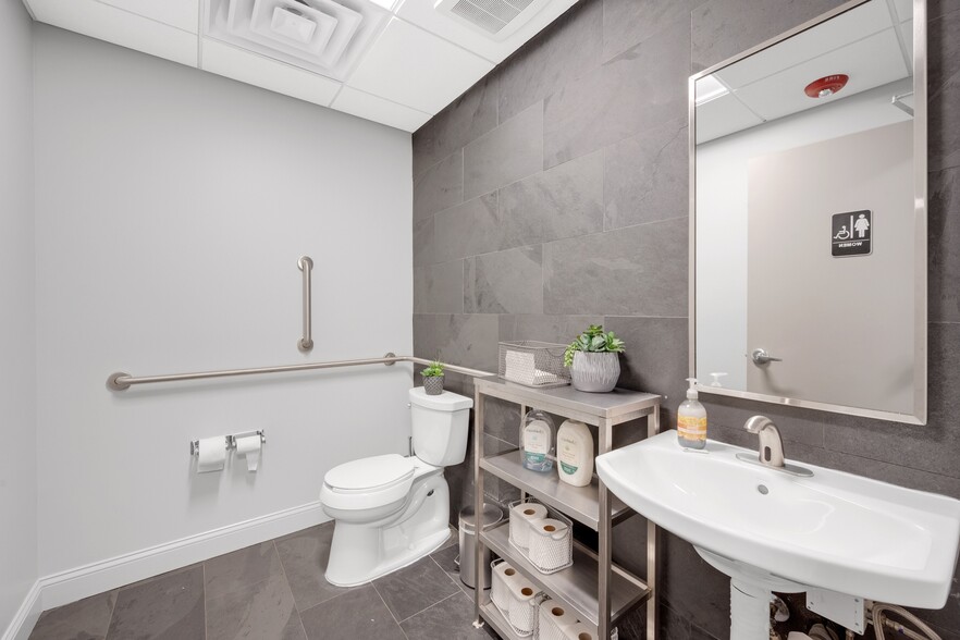 More Photos Of 25 Wheeler Ave, Pleasantville Storefront Retail Office For Lease