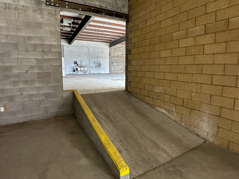 More Photos Of 801 Pendale Rd, El Paso Distribution For Sale