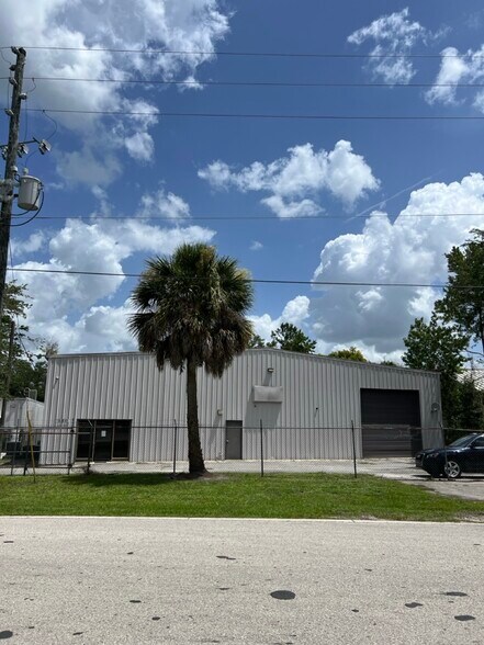 Primary Photo Of 360 Old Sanford Oviedo Rd, Winter Springs Manufacturing For Lease