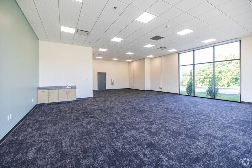 More Photos Of 13301 4 Mile Rd, Caledonia Warehouse For Lease