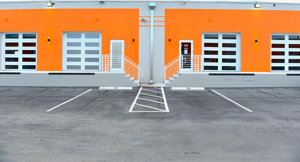 More Photos Of 300 NE 75th St, Miami Flex For Sale