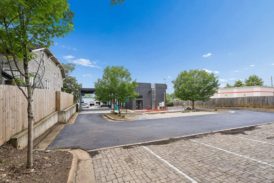 More Photos Of 1605 Howell Mill Rd NW, Atlanta Storefront Retail Office For Sale