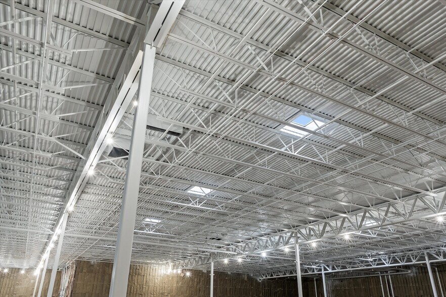 More Photos Of 41128-41496 Ann Arbor Rd E, Plymouth Storefront For Lease