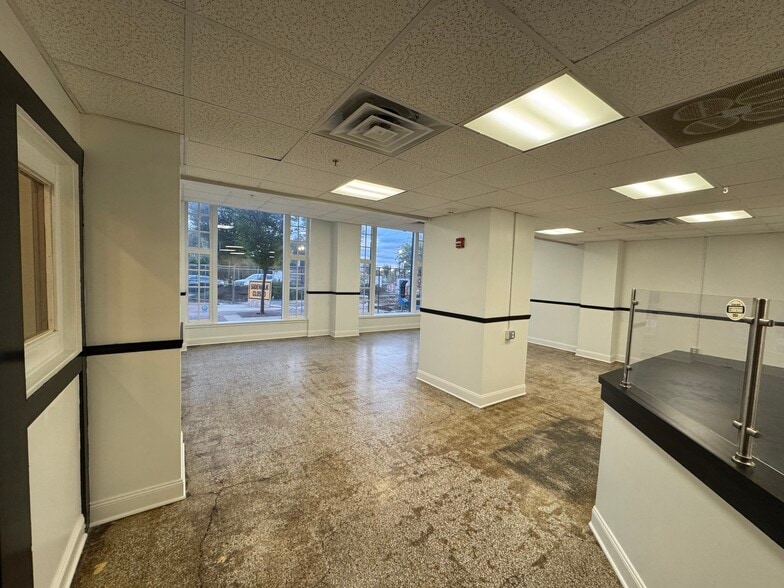 More Photos Of 237 Doctor M.L.K. Jr Blvd, South Bend General Retail For Lease