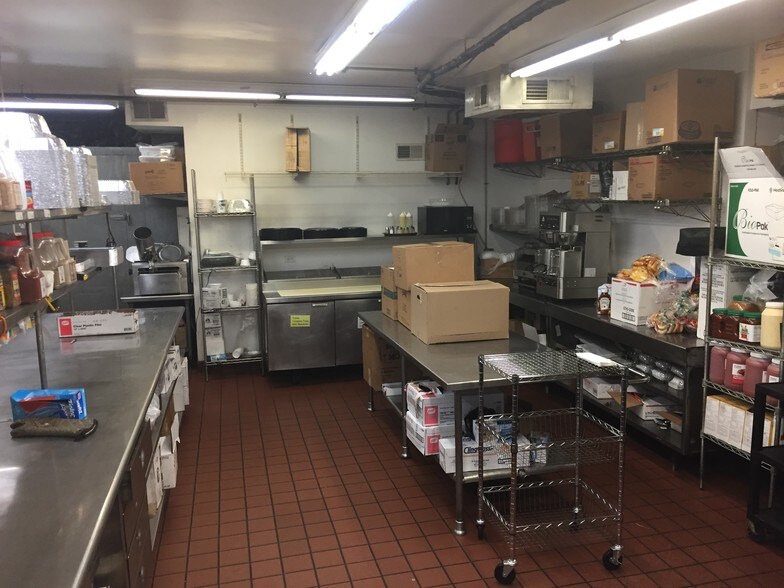 More Photos Of 7618 Madison St, Forest Park Storefront Retail Residential For Lease