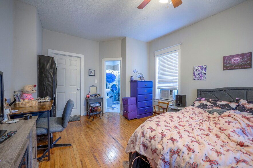 More Photos Of 1017 W 39th St, Kansas City Apartments For Sale