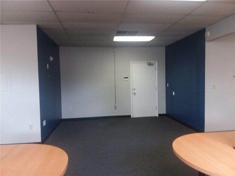 More Photos Of 2109 E Palm Ave, Tampa Loft Creative Space For Lease