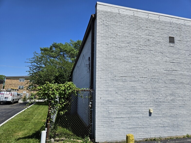 More Photos Of 12257 S Cicero Ave, Alsip Auto Repair For Lease