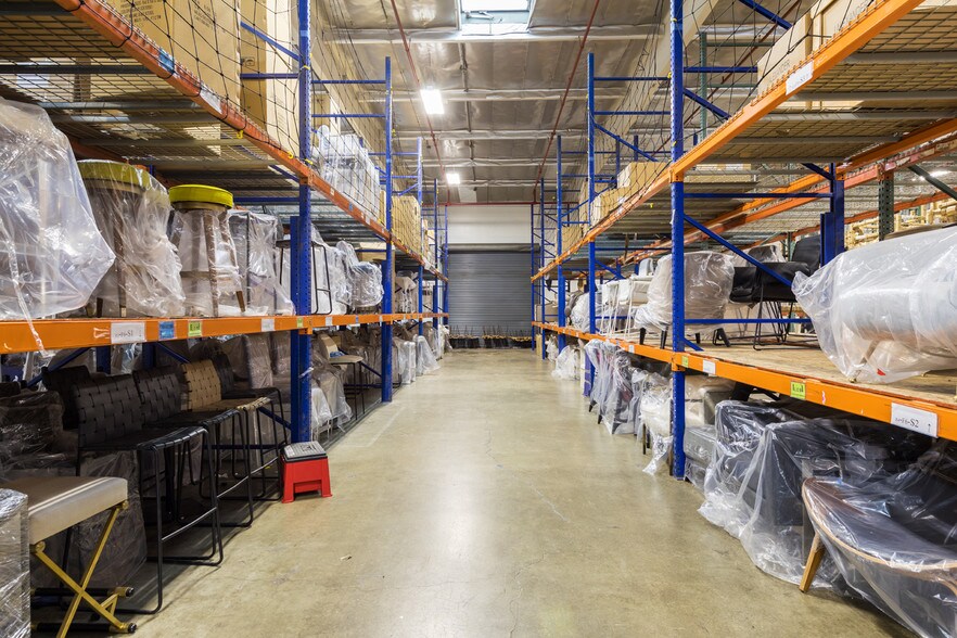 More Photos Of 1900-1950 E 25th St, Vernon Manufacturing For Lease