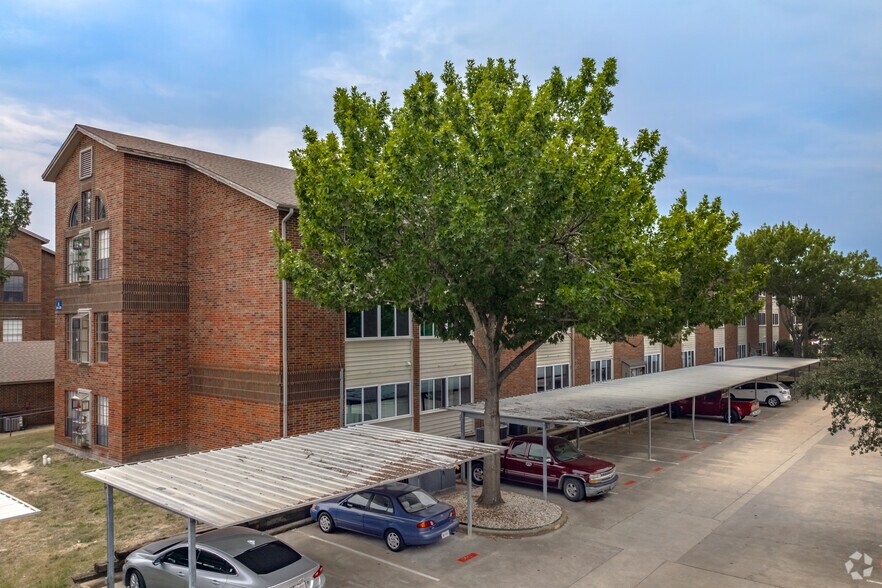 More Photos Of 2410 Memorial Dr, Bryan Apartments For Sale
