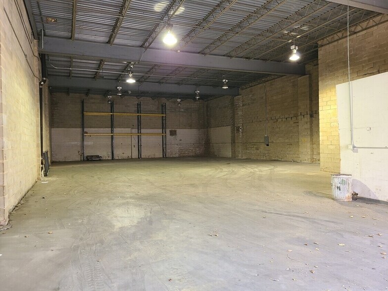 More Photos Of 527 E 82nd St, Brooklyn Industrial For Sale