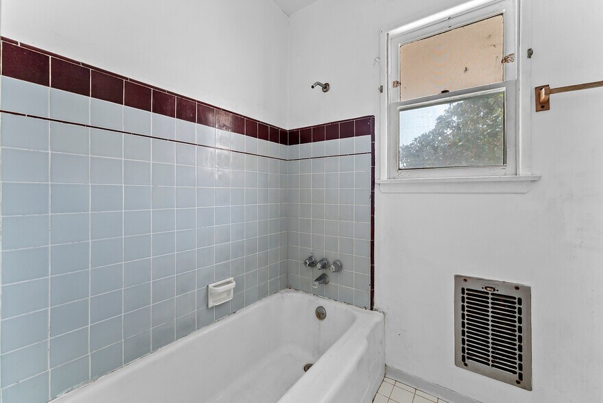 More Photos Of 2511 4th St, Santa Monica Multifamily For Sale