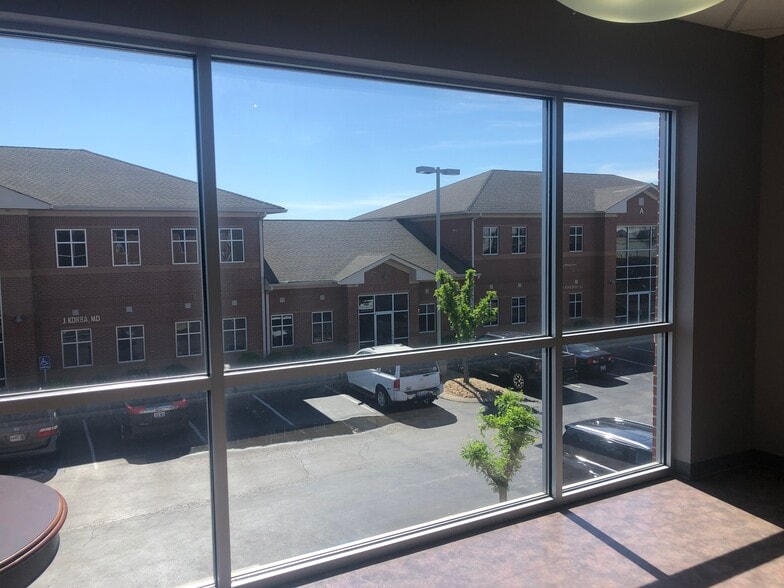 More Photos Of 996 Wilkinson Trce, Bowling Green Office For Lease