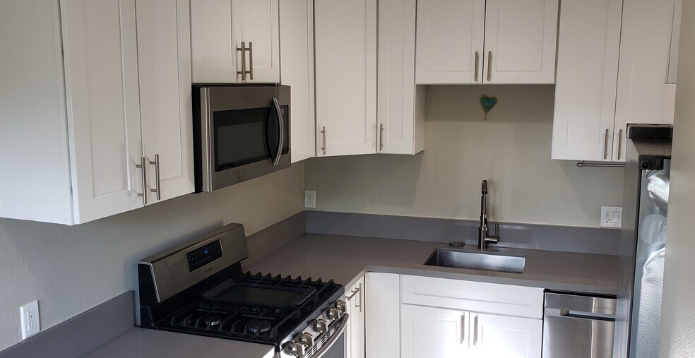 More Photos Of 11346 Santol Dr, Sylmar Apartments For Sale