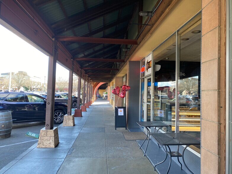 More Photos Of 435 Center St, Healdsburg Unknown For Lease