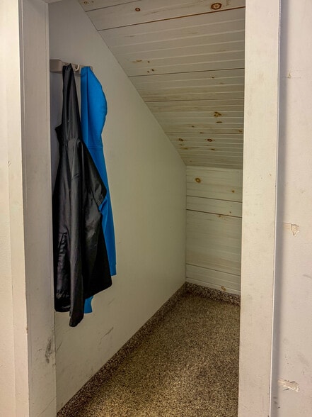 More Photos Of 150 Chelsea Harbor Dr, Norwich Restaurant For Lease