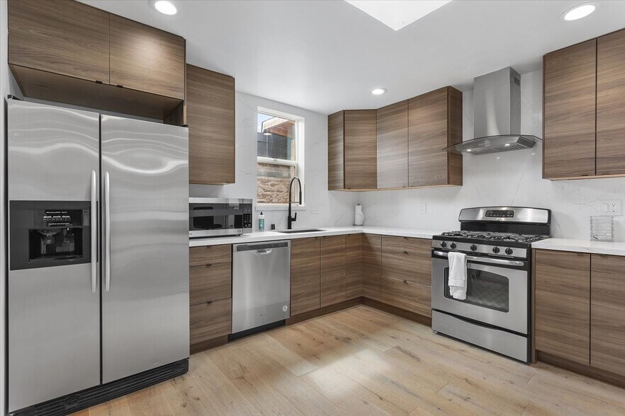 More Photos Of 111 Broadway, Oakland Office For Sale