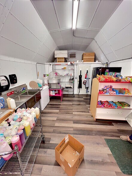 More Photos Of 14683 OK-44A, Lone Wolf Amusement Park For Sale