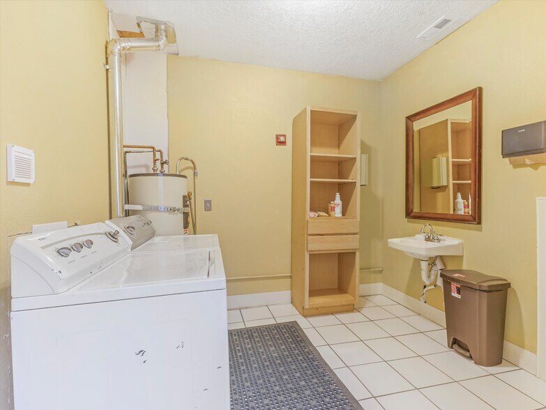 More Photos Of 1355 W 465 S, Orem Manufacturing For Sale