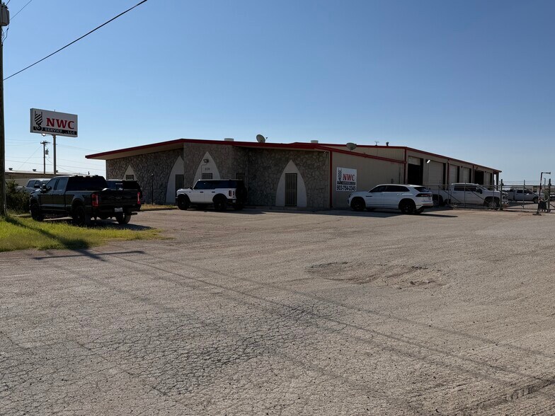 More Photos Of 2135 W Interstate 20, Odessa Manufacturing For Lease