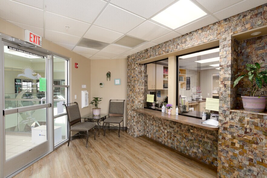 More Photos Of 297 S Lake Havasu Ave, Lake Havasu City Medical For Lease