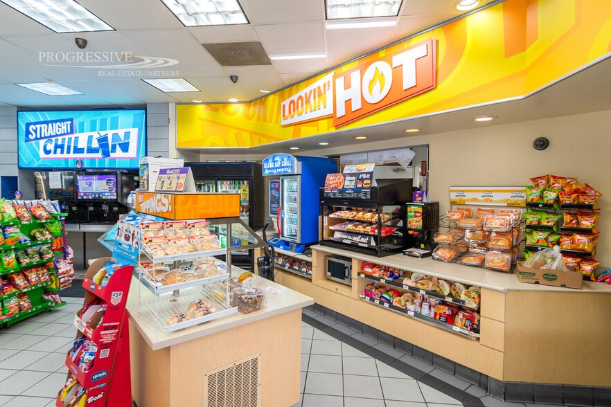 More Photos Of 3890 University Pky, San Bernardino Service Station For Sale